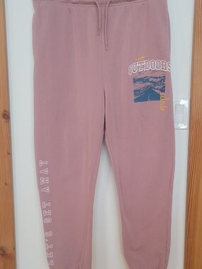 Brooklyn Clothing -  Dusty Pink 'Outdoors' Graphic Jogger Sweatpants